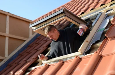 Pose de fenêtres de toit Velux à Padirac